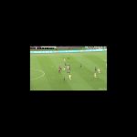 鎌田大地、ブラジル戦で衝撃のトリプルタックル！