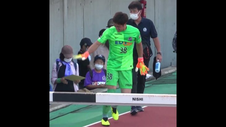 【試合後】#大迫敬介GKシート にいた？子どもたちにサインする #サコ ⚽️⚽️ 2022.10.01 J1 第31節 #浦和レッズ 戦